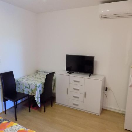 Oriella Apartmans And Room Novigrad  Екстер'єр фото