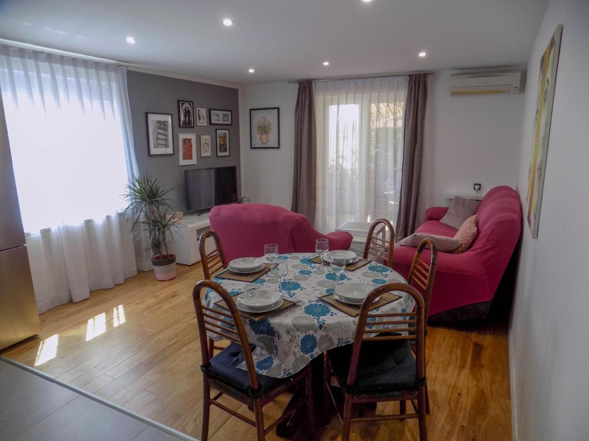 Oriella Apartmans And Room Novigrad  Екстер'єр фото